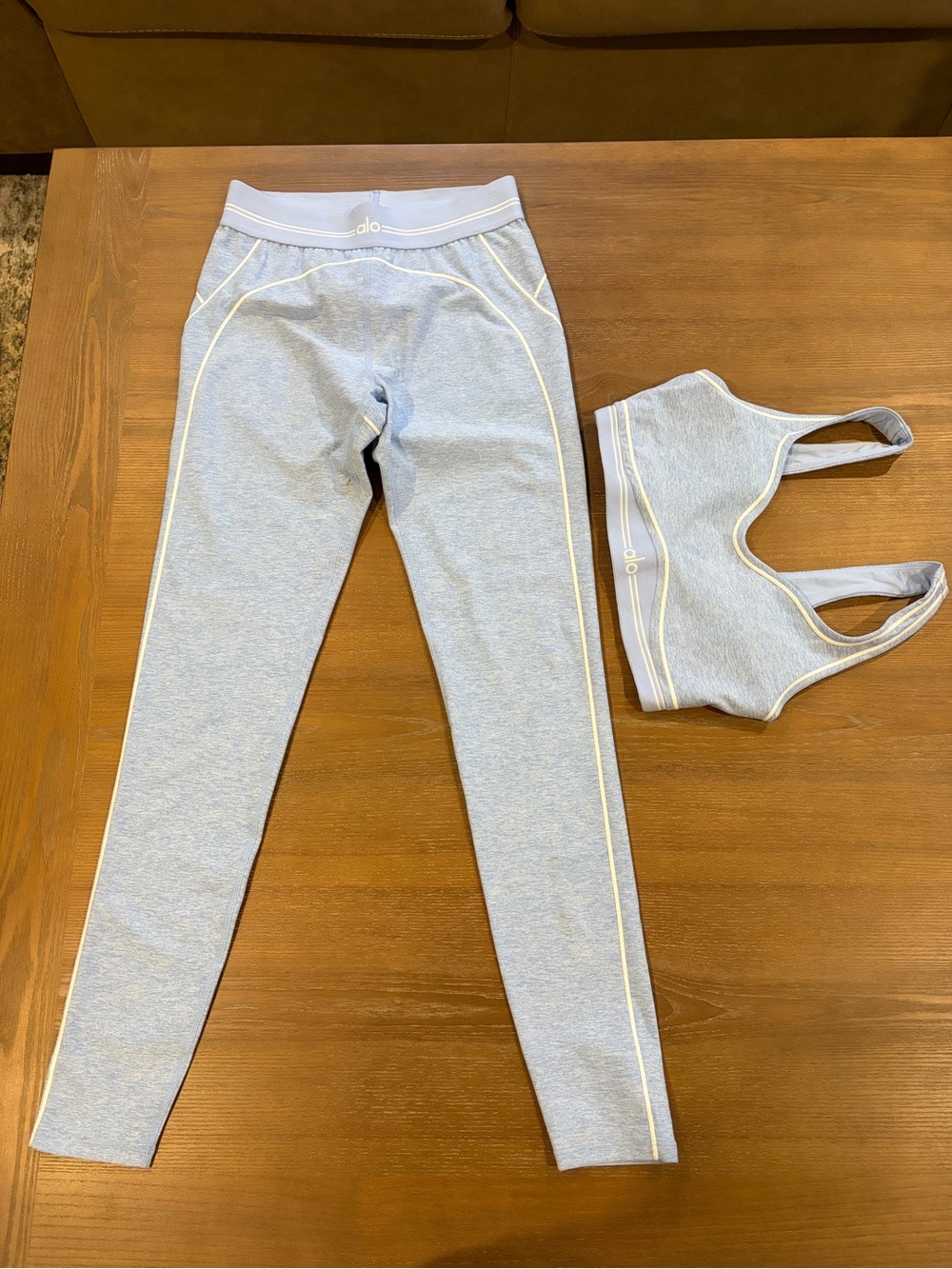 ALO Yoga Light Blue High-Rise Leggings with Matching Sports Bra - Picture 2 of 7